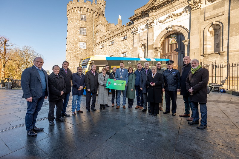 Lançamento do serviço de ônibus urbano1