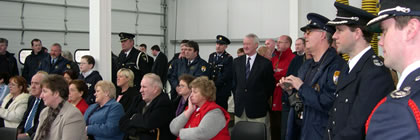 Osoby uczestniczące w otwarciu nowej remizy strażackiej w Callan