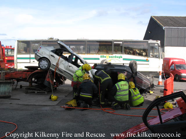 Betreuung eines umgestürzten Fahrzeugs während des RTC-Kurses 2007