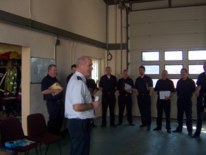 Ansprache an die Gruppe zum Community Fire Safety Program
